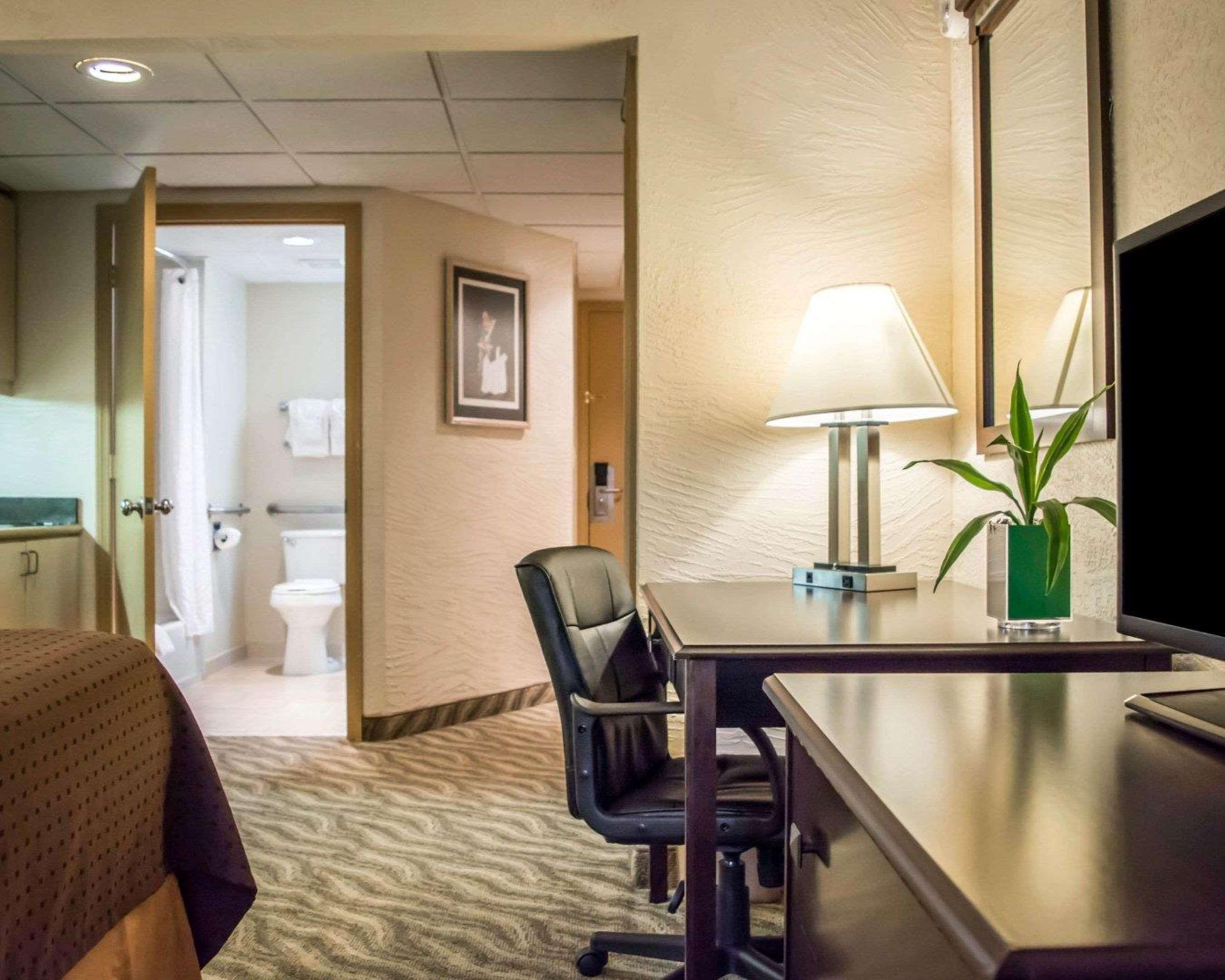 Clarion Pointe Tampa-Brandon Near Fairgrounds And Casino Hotel Mango Kültér fotó